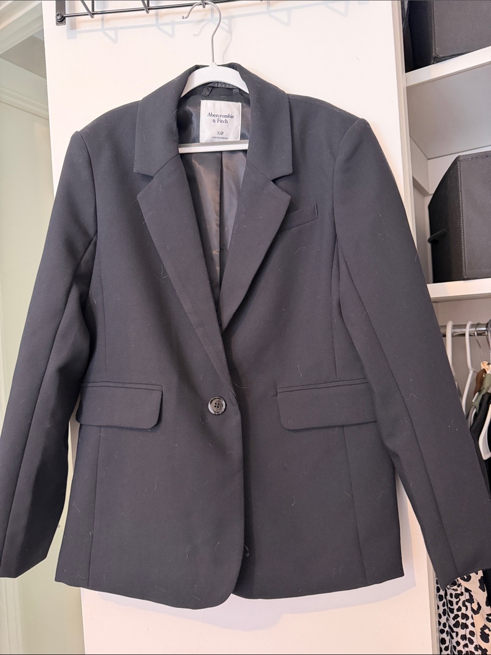 Abercrombie & Fitch Women's Black Single-Button Tailored Blazer